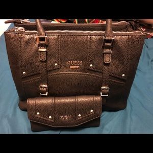 GUESS set. Matching wallet included!
